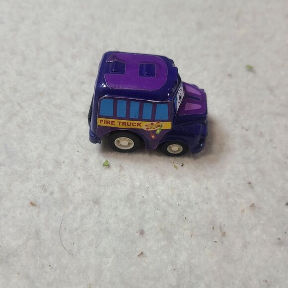 Lot Of (8) JOYIN Pull Back City Cars and Trucks Toy Vehicles Set (W/Eyes) - Picture 8 of 16